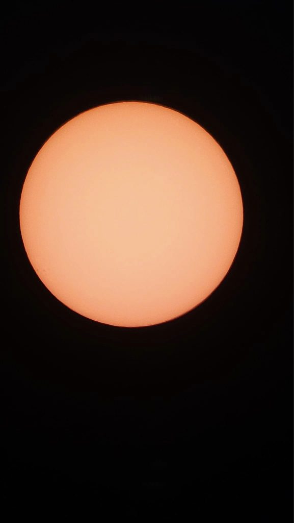 photo of the Sun with a telescope